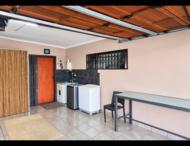 3 BEDROOM TOWNHOUSE FOR SALE IN RIVERSDALE
